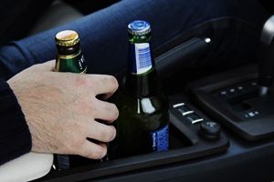 Пить алкоголь в автомобиле, теперь официально можно