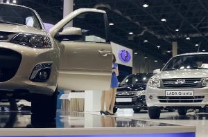Продажи “АвтоВАЗа” в России падают